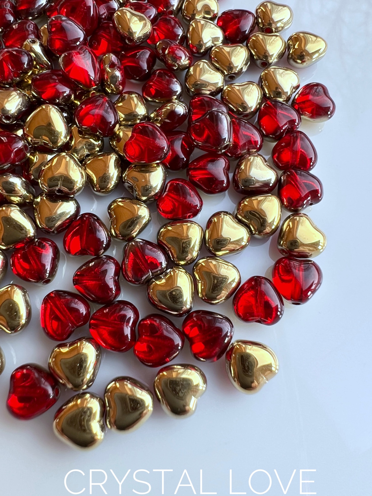 Бусины Glass Hearts 6 mm Golden Red